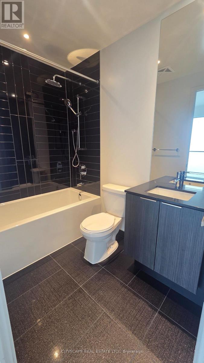 2402 - 448 Burnhamthorpe Road W, Mississauga, Ontario  L5B 0R4 - Photo 11 - W13762808