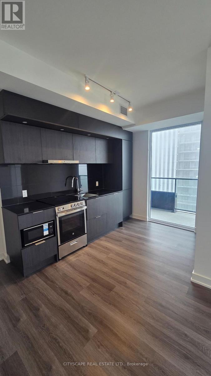 2402 - 448 Burnhamthorpe Road W, Mississauga, Ontario  L5B 0R4 - Photo 6 - W13762808