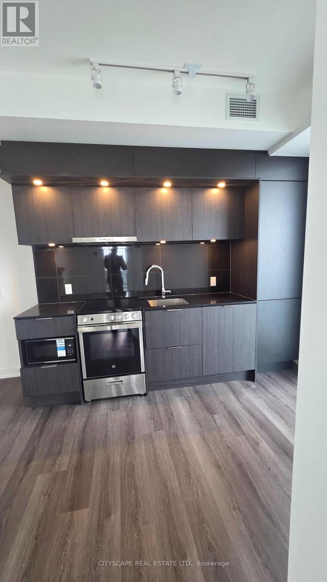 2402 - 448 Burnhamthorpe Road W, Mississauga, Ontario  L5B 0R4 - Photo 9 - W13762808