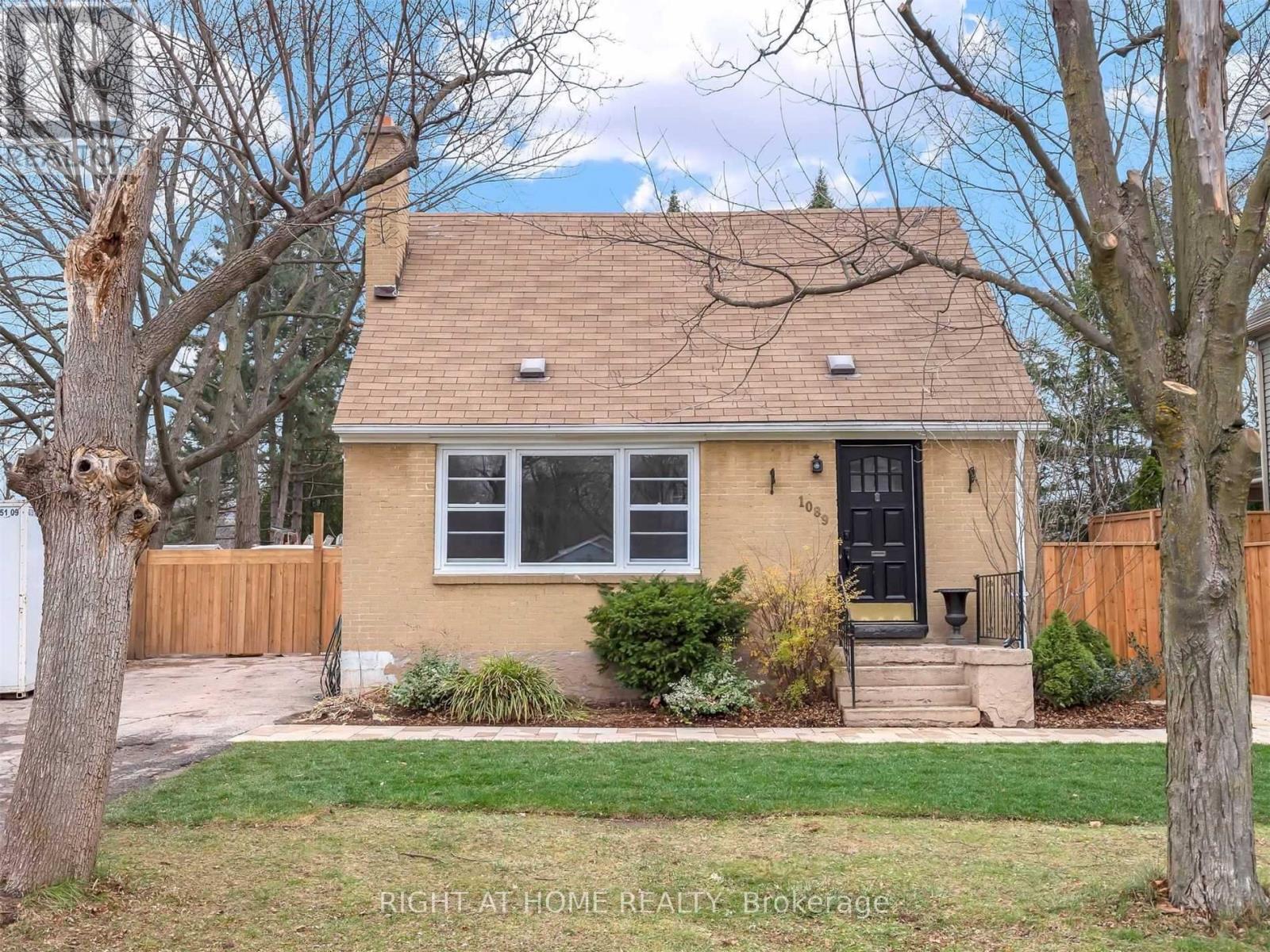 1089 TRUMAN AVENUE, Oakville, Ontario