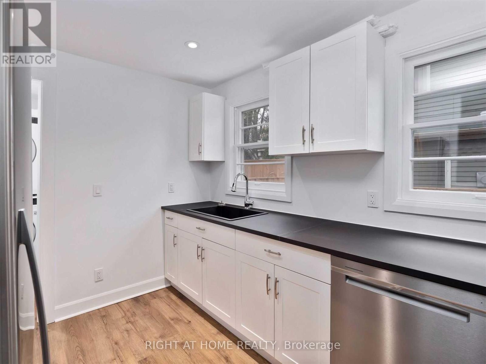 1089 Truman Avenue, Oakville, Ontario  L6H 1Y7 - Photo 13 - W13762832