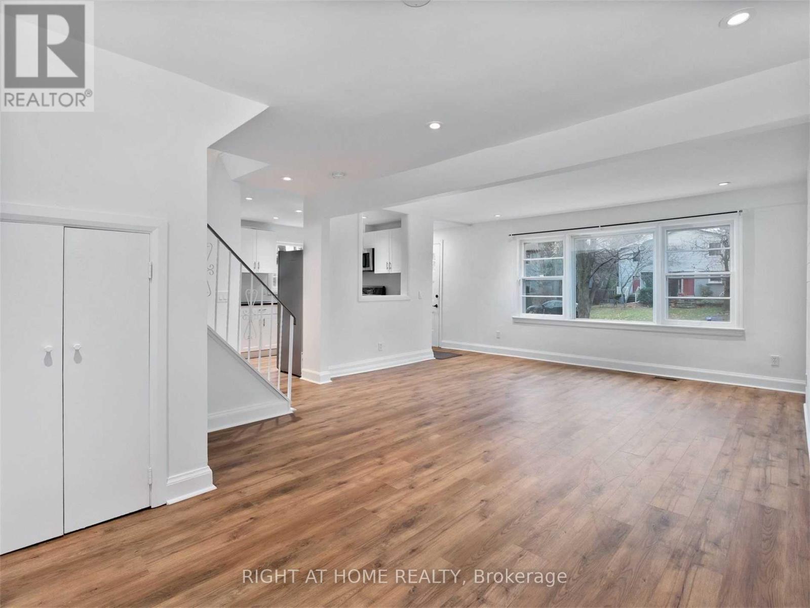 1089 Truman Avenue, Oakville, Ontario  L6H 1Y7 - Photo 3 - W13762832