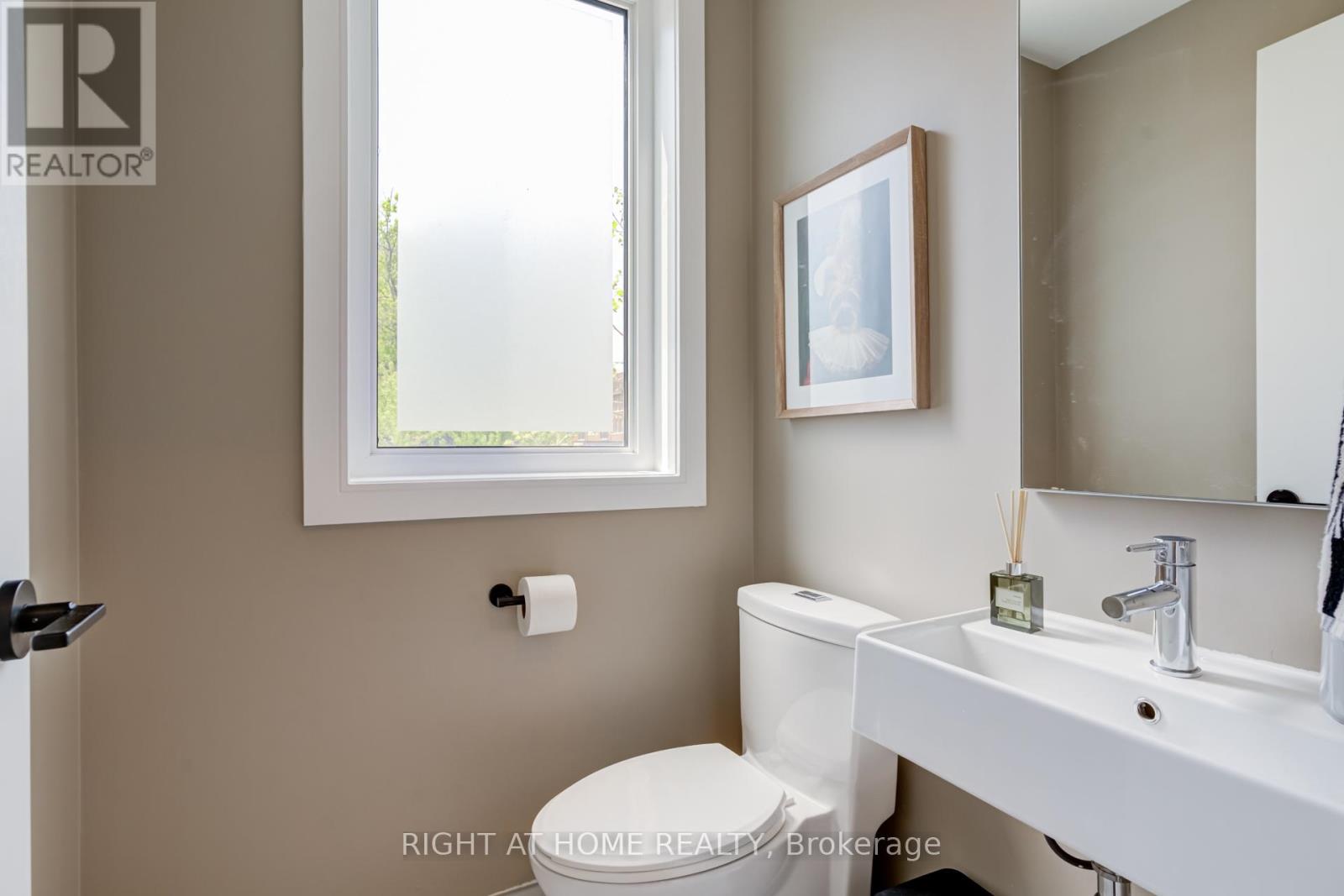 4 - 66 Long Branch Avenue, Toronto, Ontario  M8W 3J4 - Photo 12 - W13762890