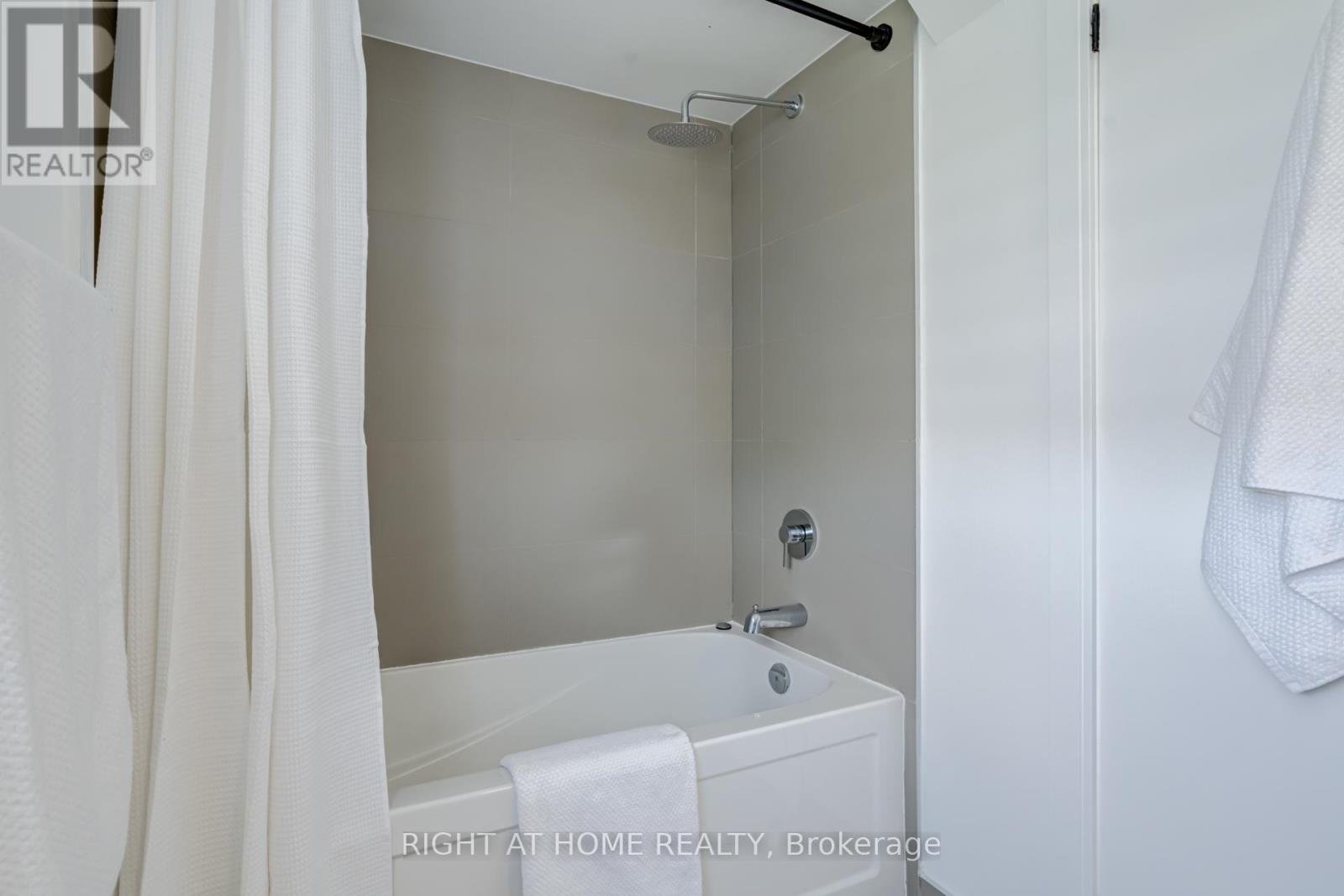4 - 66 Long Branch Avenue, Toronto, Ontario  M8W 3J4 - Photo 31 - W13762890