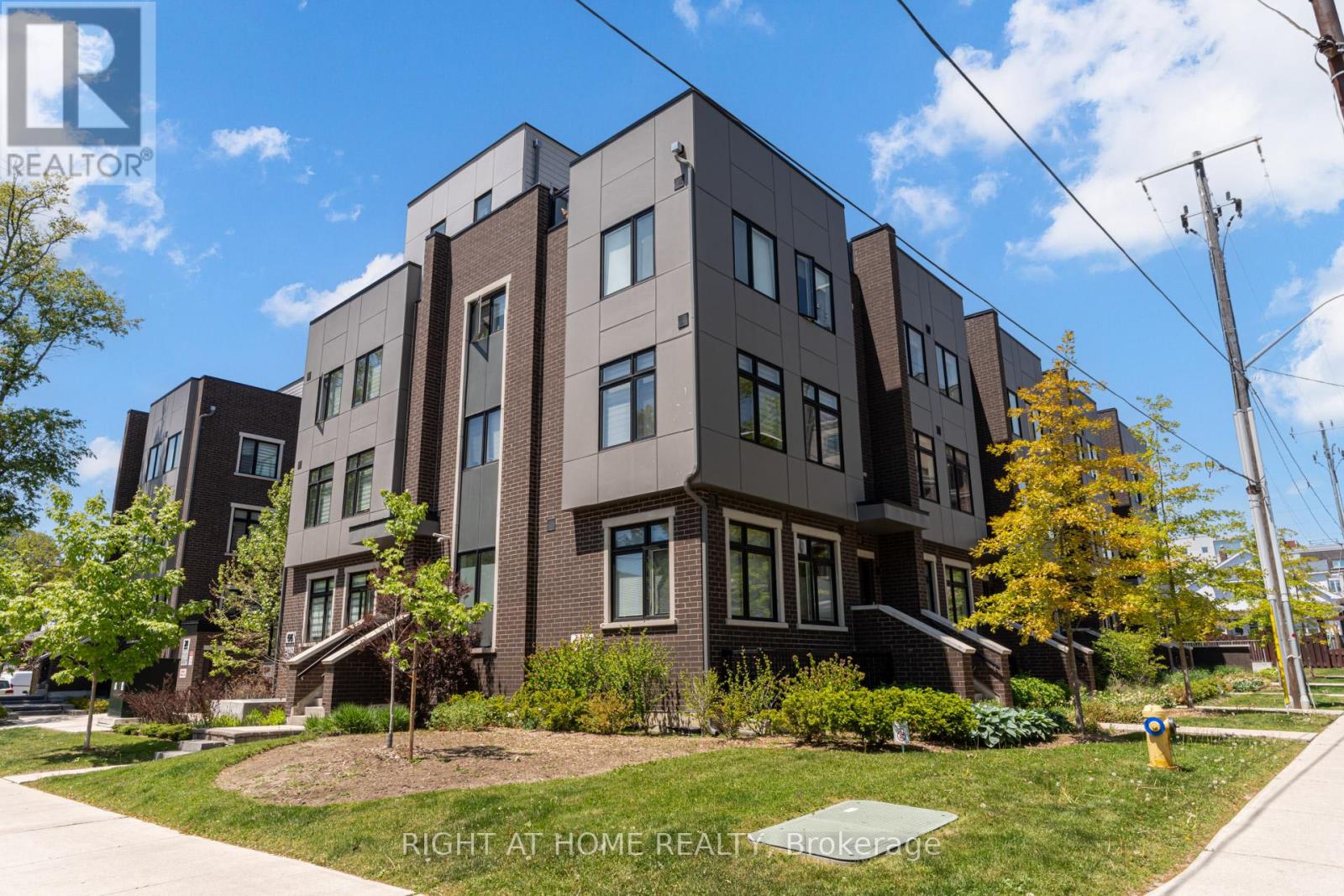 4 - 66 Long Branch Avenue, Toronto, Ontario  M8W 3J4 - Photo 4 - W13762890
