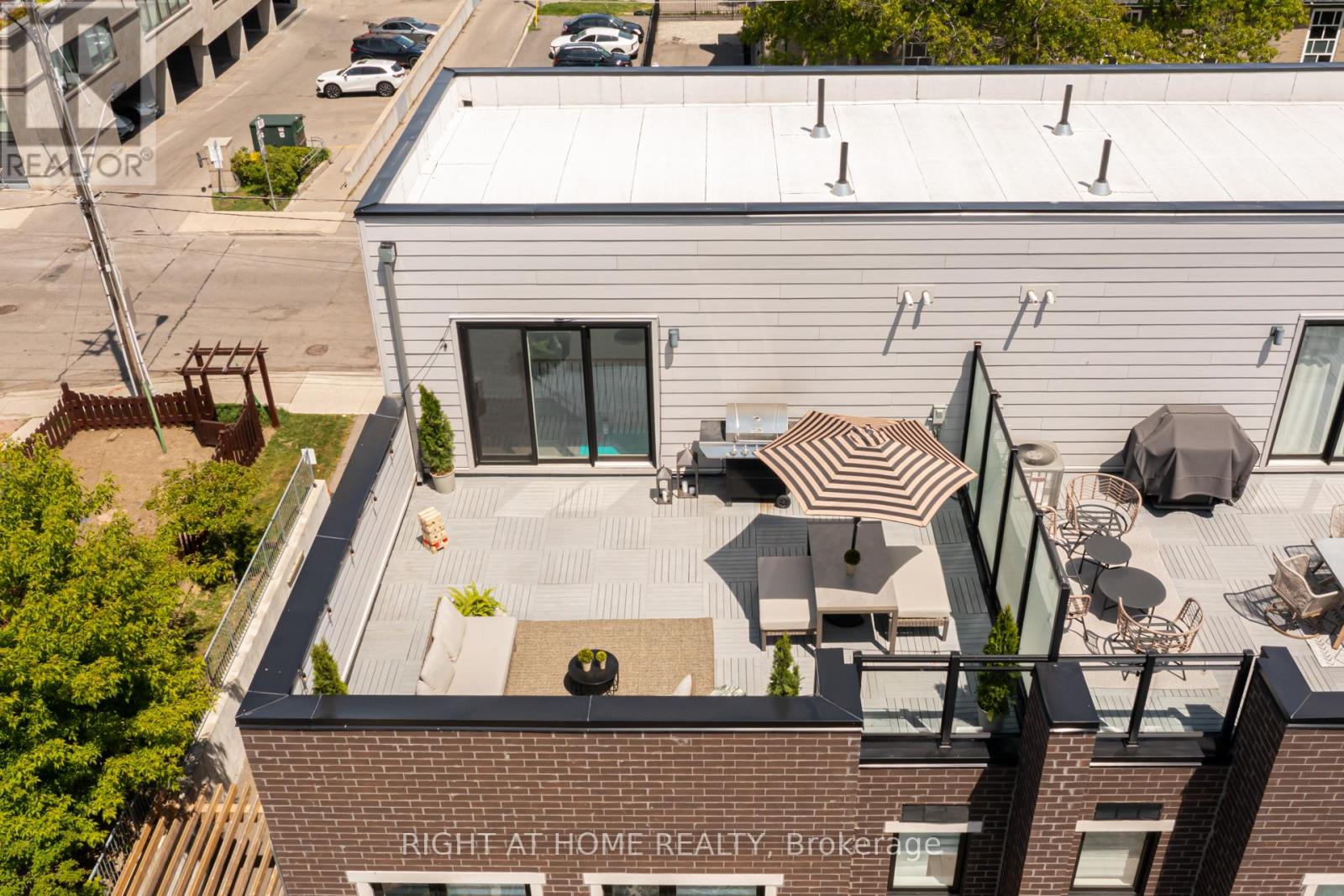 4 - 66 Long Branch Avenue, Toronto, Ontario  M8W 3J4 - Photo 42 - W13762890
