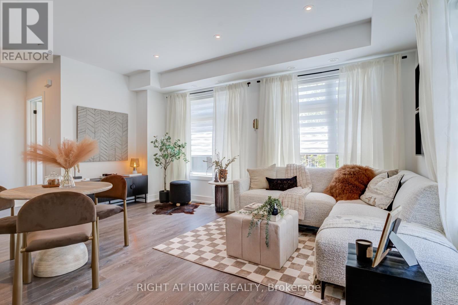 4 - 66 Long Branch Avenue, Toronto, Ontario  M8W 3J4 - Photo 6 - W13762890