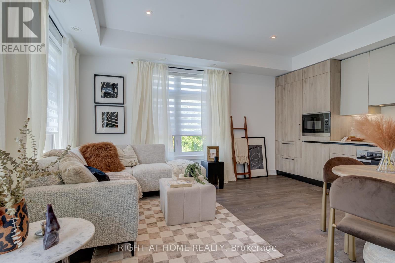 4 - 66 Long Branch Avenue, Toronto, Ontario  M8W 3J4 - Photo 7 - W13762890