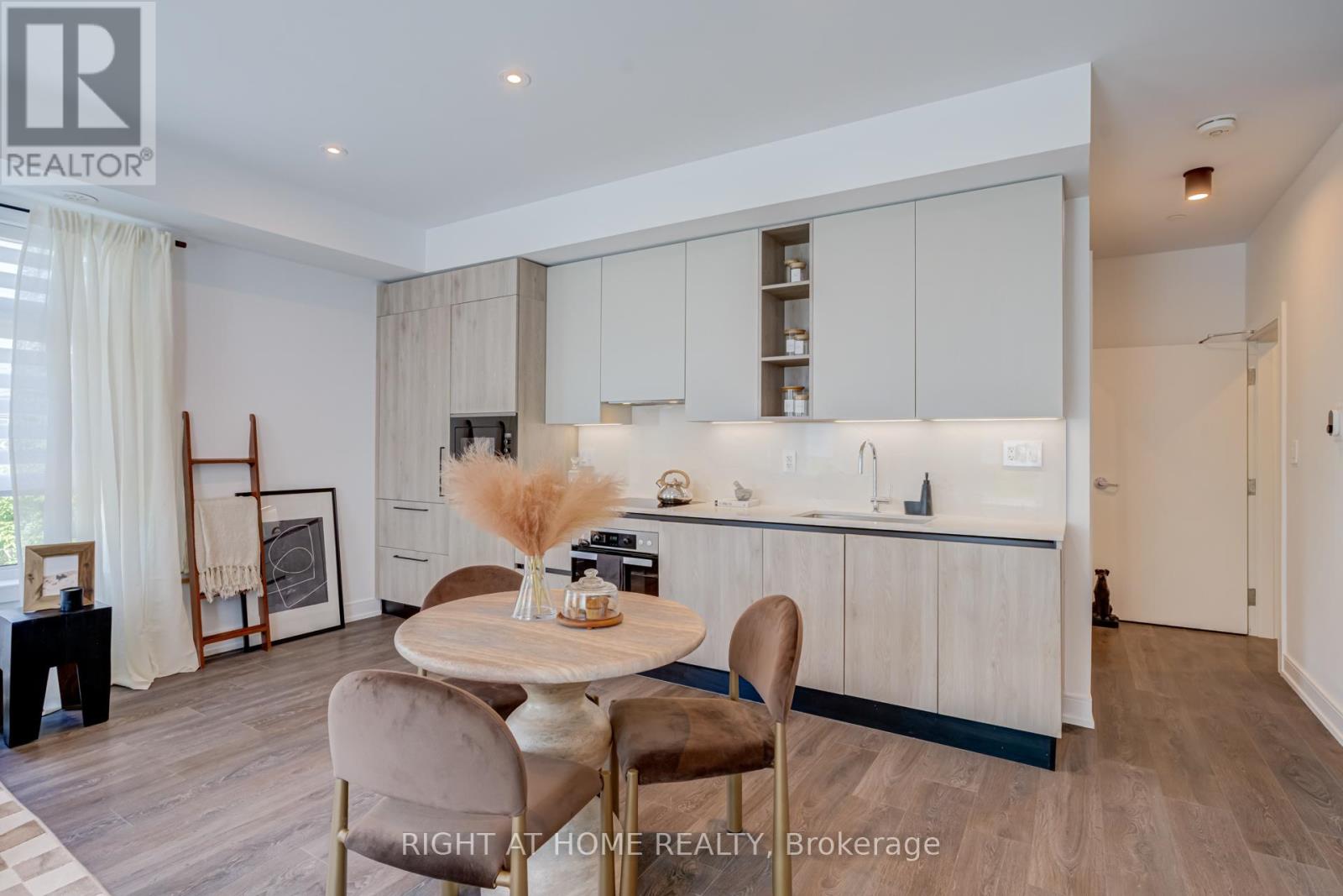 4 - 66 Long Branch Avenue, Toronto, Ontario  M8W 3J4 - Photo 9 - W13762890