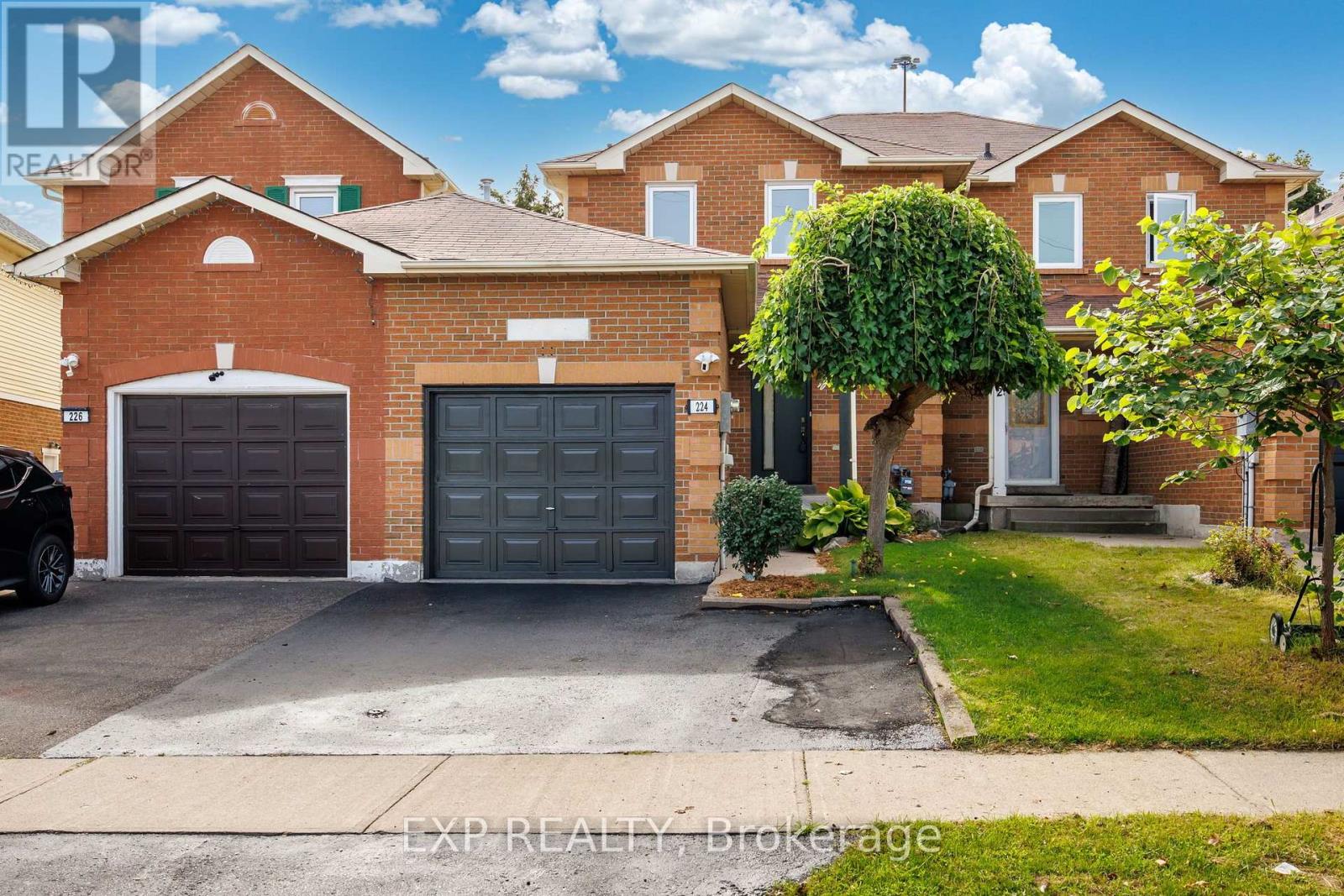 224 Timberlane Drive, Brampton, Ontario  L6Y 4V6 - Photo 1 - W13762982
