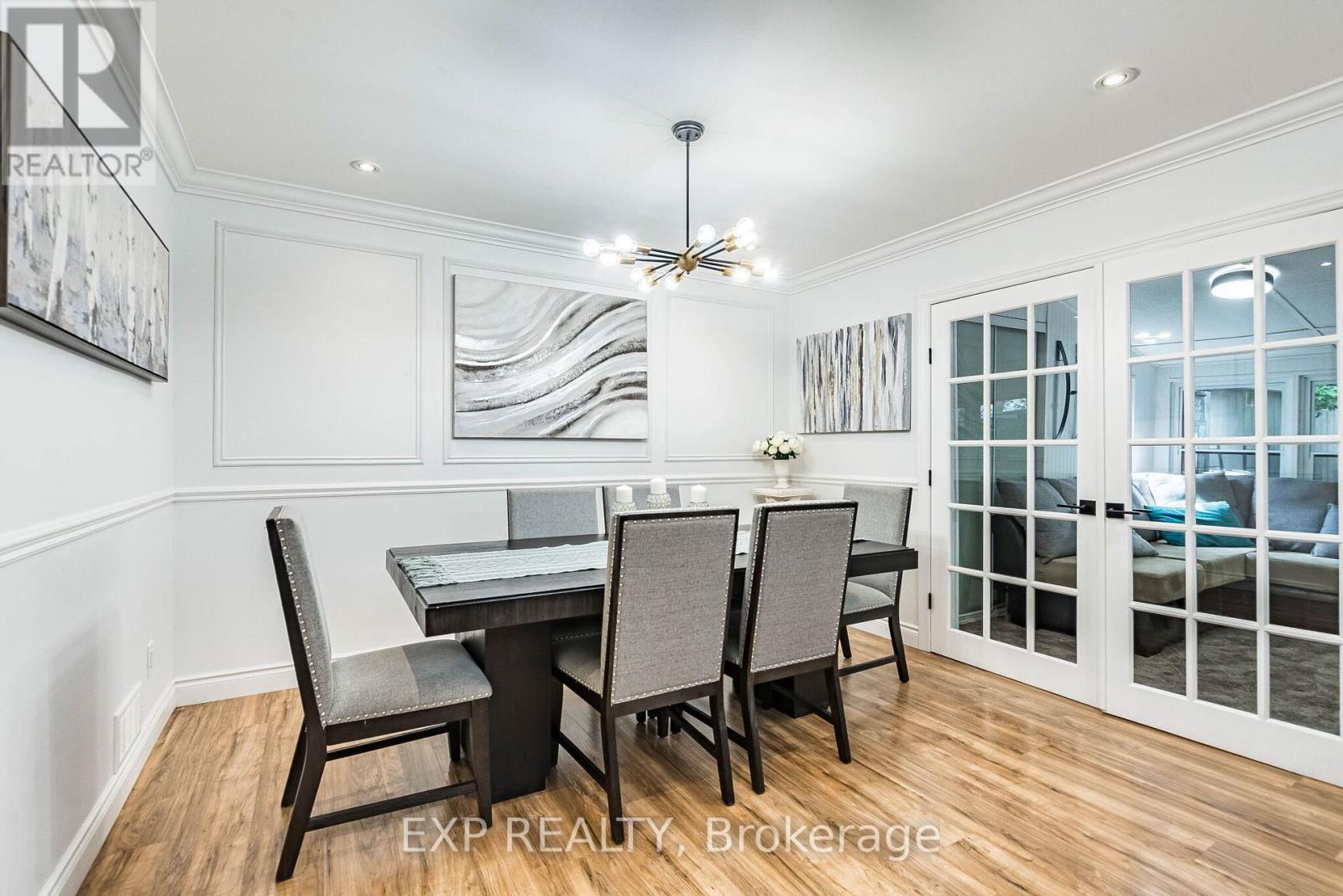 6073 Featherhead Crescent, Mississauga, Ontario  L5N 2B5 - Photo 11 - W13763000