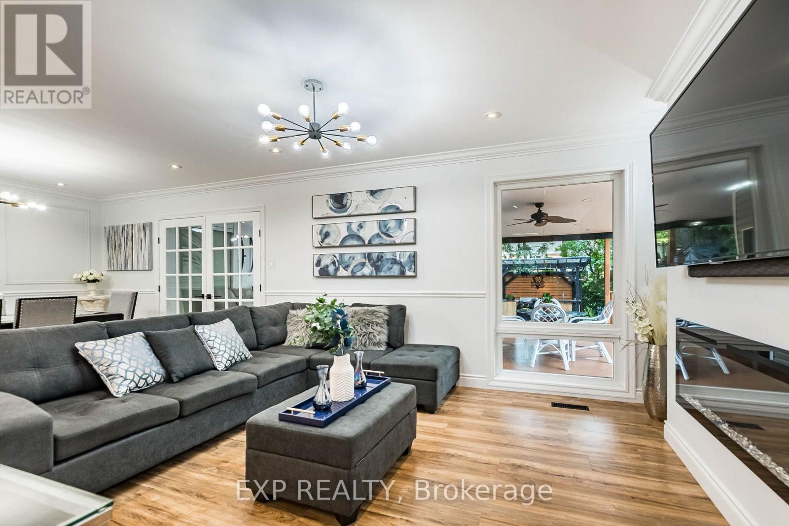 6073 Featherhead Crescent, Mississauga, Ontario  L5N 2B5 - Photo 12 - W13763000