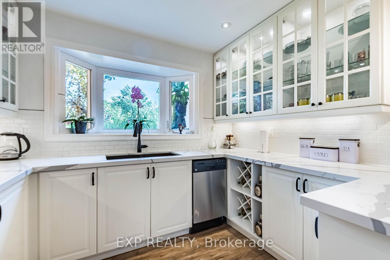 6073 Featherhead Crescent, Mississauga, Ontario  L5N 2B5 - Photo 14 - W13763000