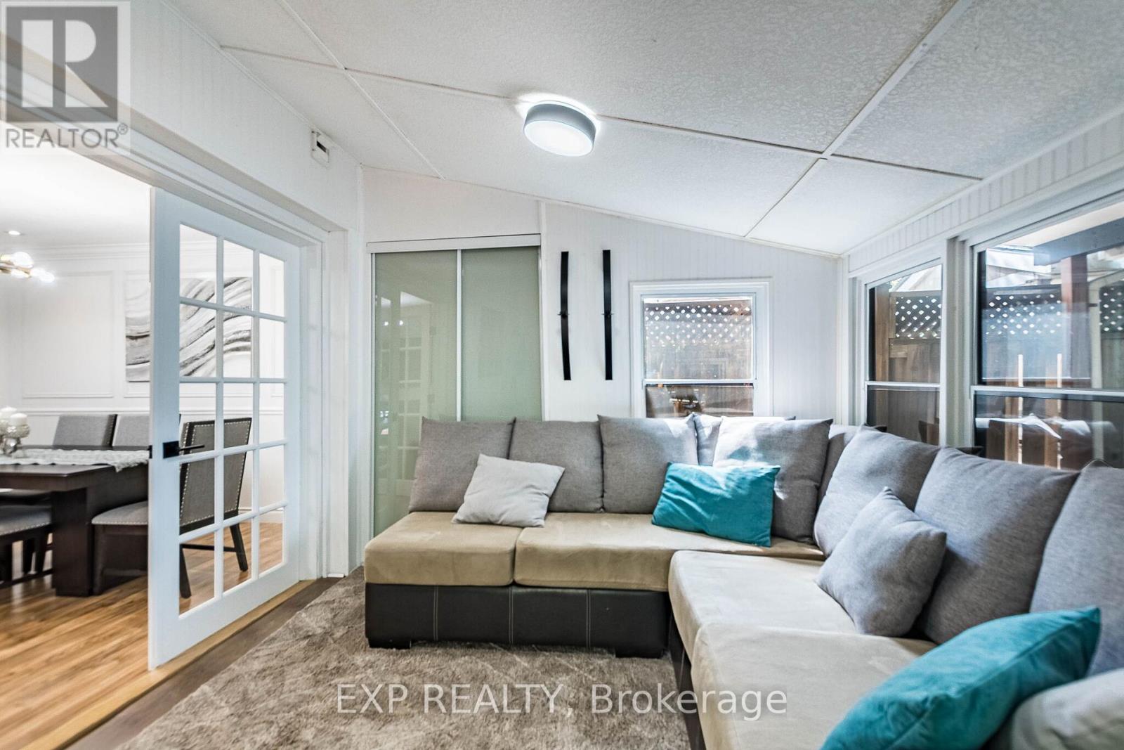 6073 Featherhead Crescent, Mississauga, Ontario  L5N 2B5 - Photo 19 - W13763000