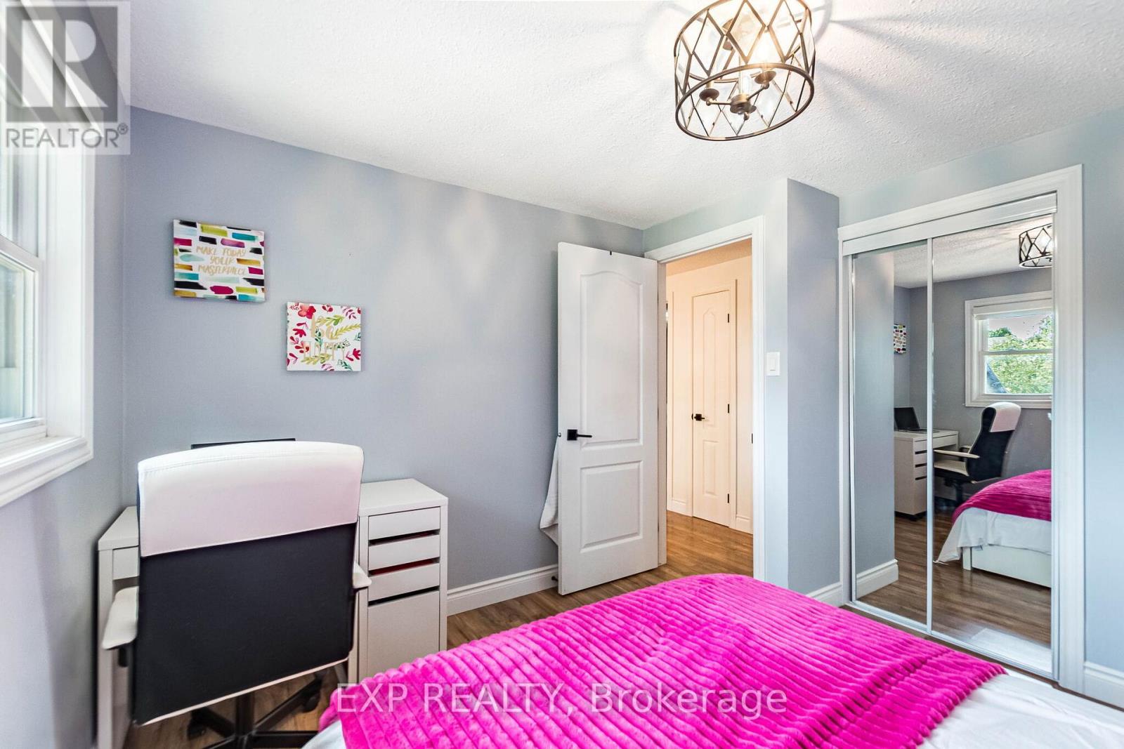6073 Featherhead Crescent, Mississauga, Ontario  L5N 2B5 - Photo 28 - W13763000
