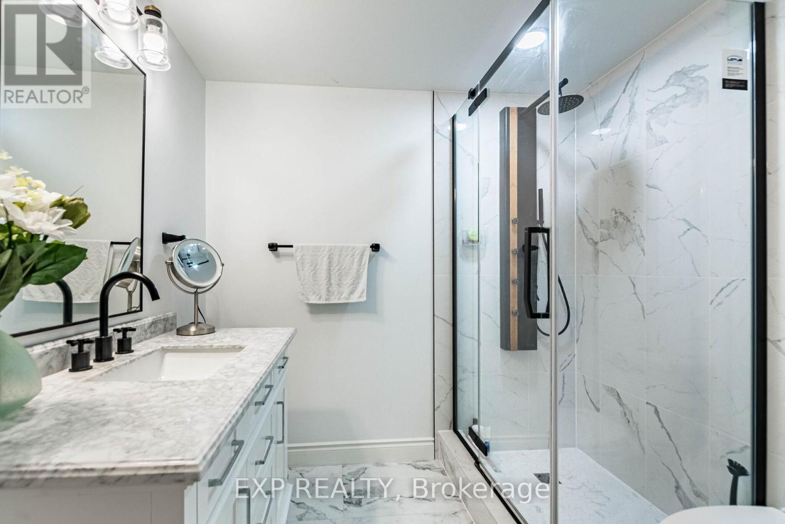 6073 Featherhead Crescent, Mississauga, Ontario  L5N 2B5 - Photo 32 - W13763000
