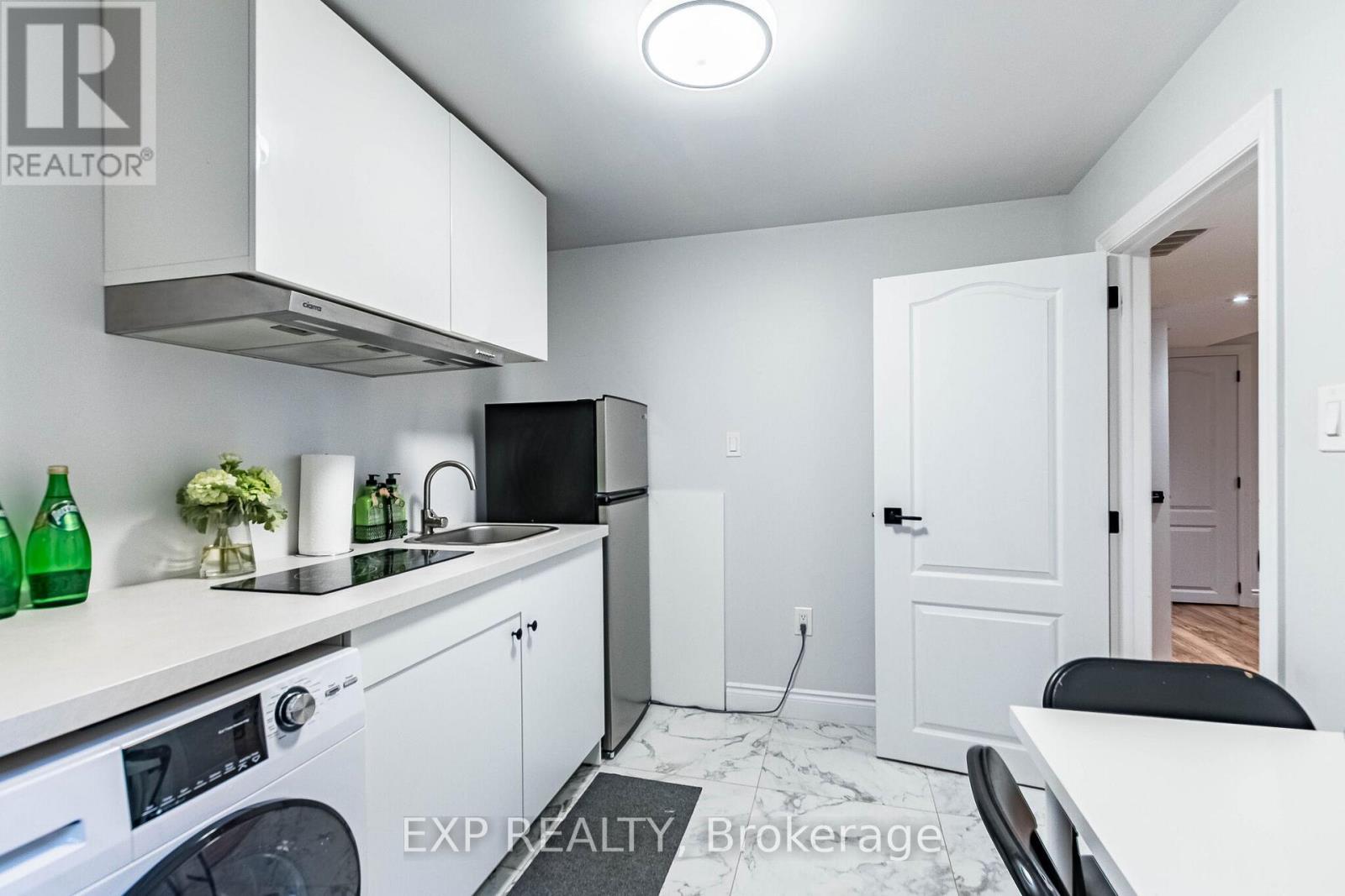6073 Featherhead Crescent, Mississauga, Ontario  L5N 2B5 - Photo 34 - W13763000
