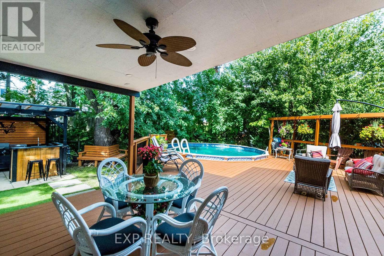 6073 Featherhead Crescent, Mississauga, Ontario  L5N 2B5 - Photo 4 - W13763000