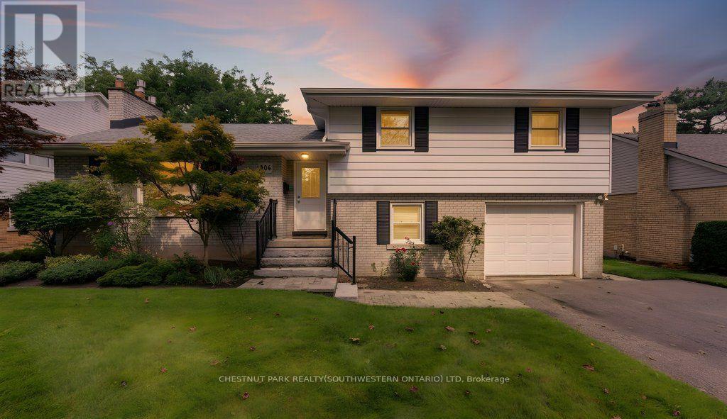 204 Stanley Drive, Waterloo, Ontario  N2L 1H4 - Photo 3 - X13762792