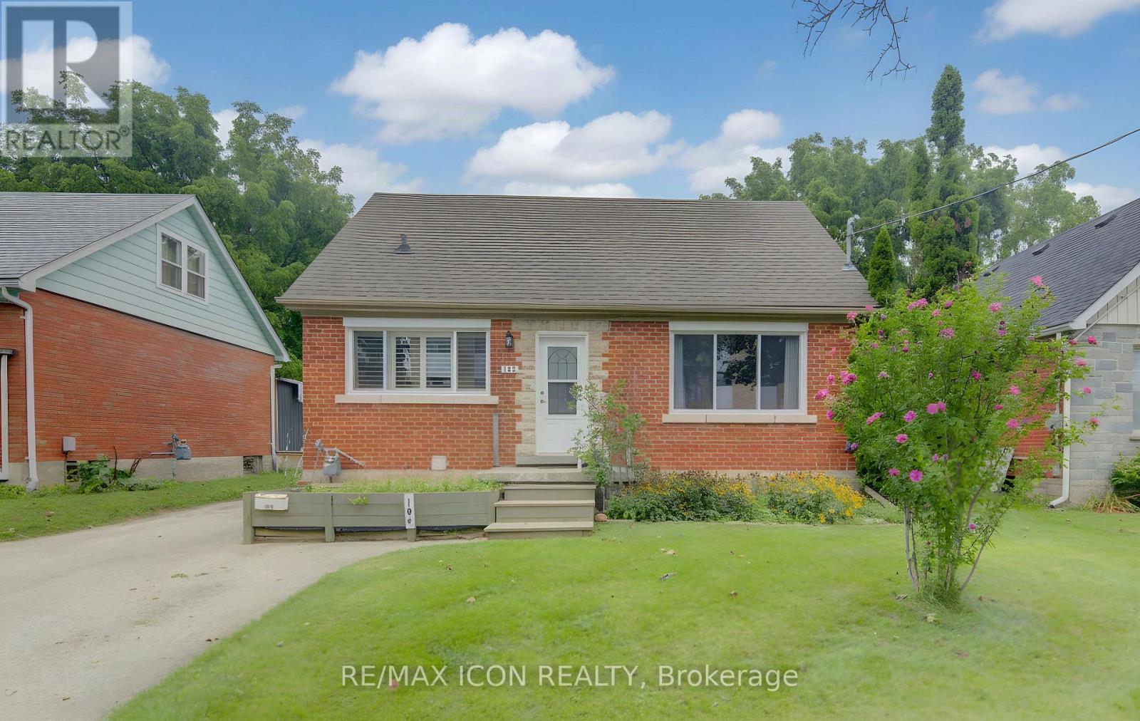 104 Mausser Avenue, Kitchener, Ontario  N2M 3K5 - Photo 1 - X13762798