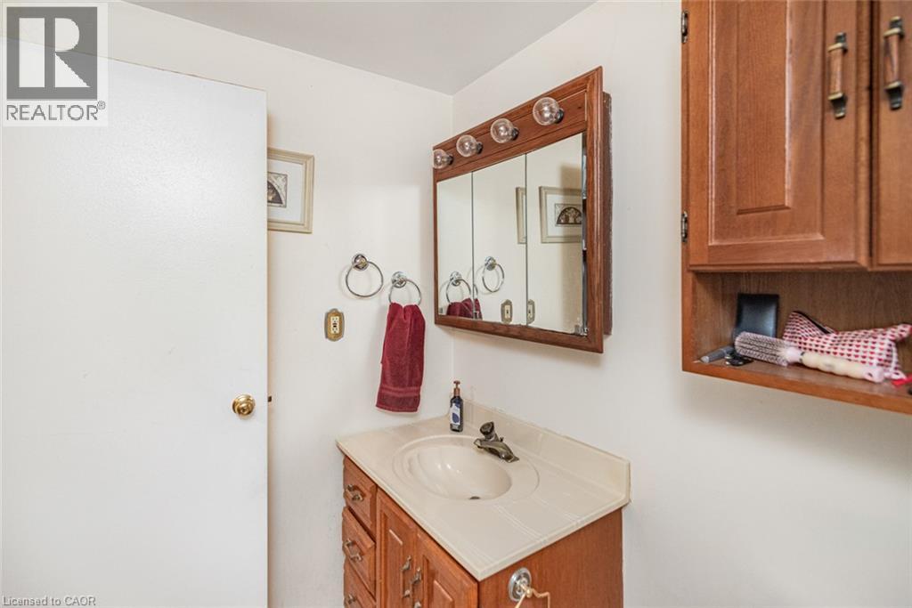 703 Upper Wentworth Street, Hamilton, Ontario  L9A 4V6 - Photo 19 - 40861754