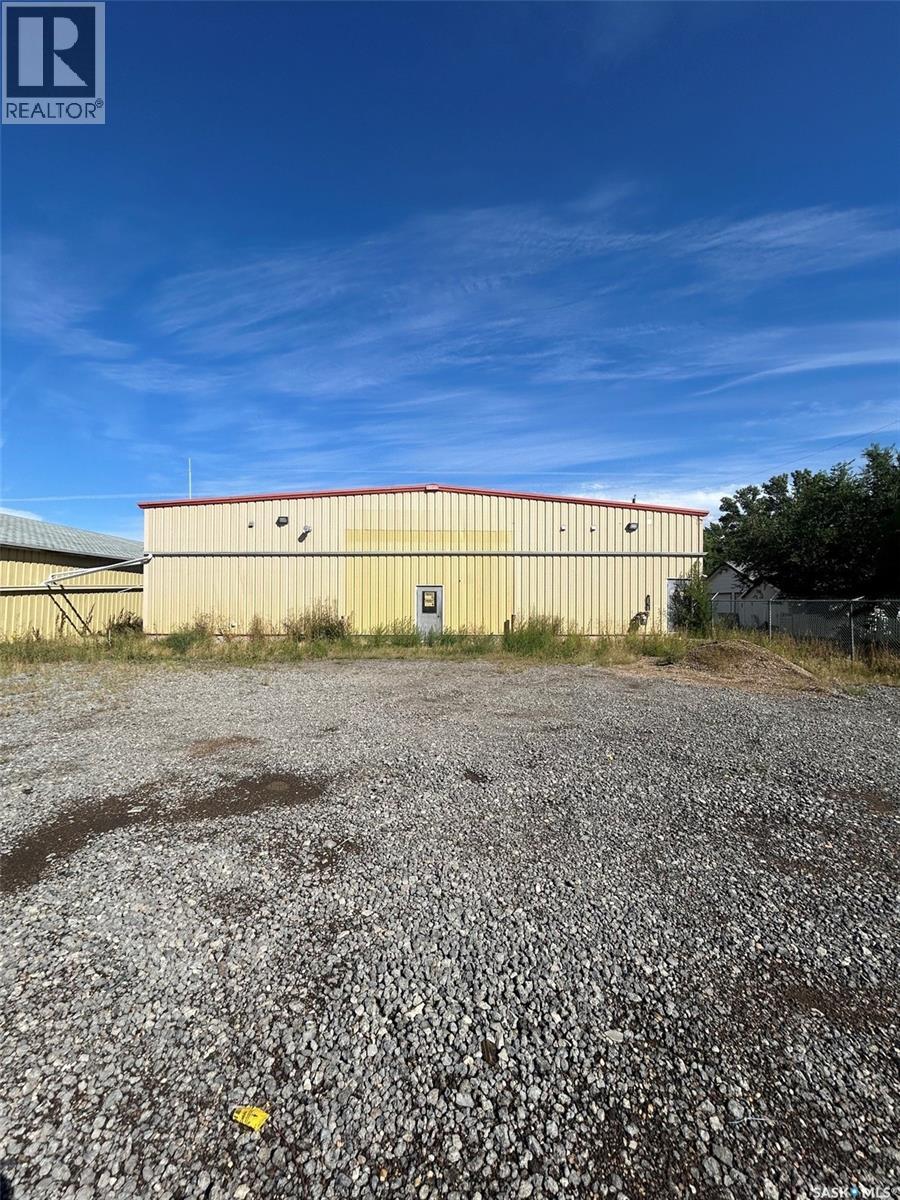 530 Caribou STREET E photo 12
