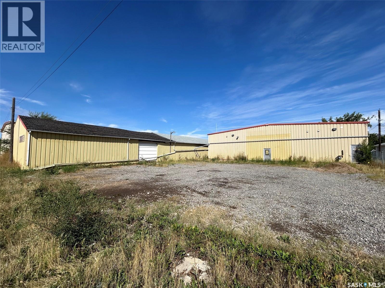 530 Caribou STREET E photo 13