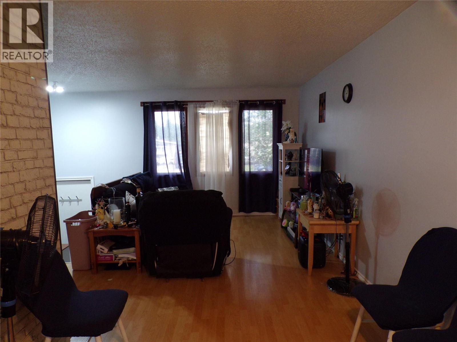 821/823 105 Avenue, Dawson Creek, British Columbia  V1G 2K8 - Photo 2 - 10390311