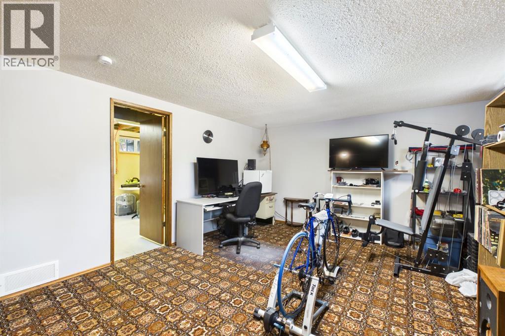 607 Cedarille Way SW, Calgary, Alberta  T2W 2G8 - Photo 23 - A2341181