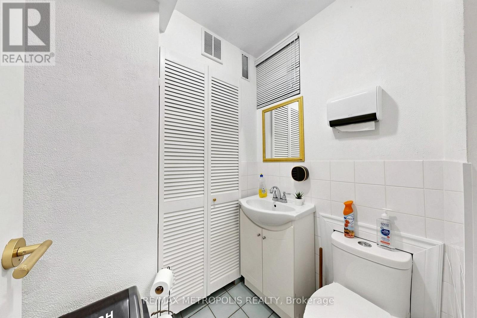 742 Dufferin Street, Toronto, Ontario  M6H 3K6 - Photo 39 - C13763020
