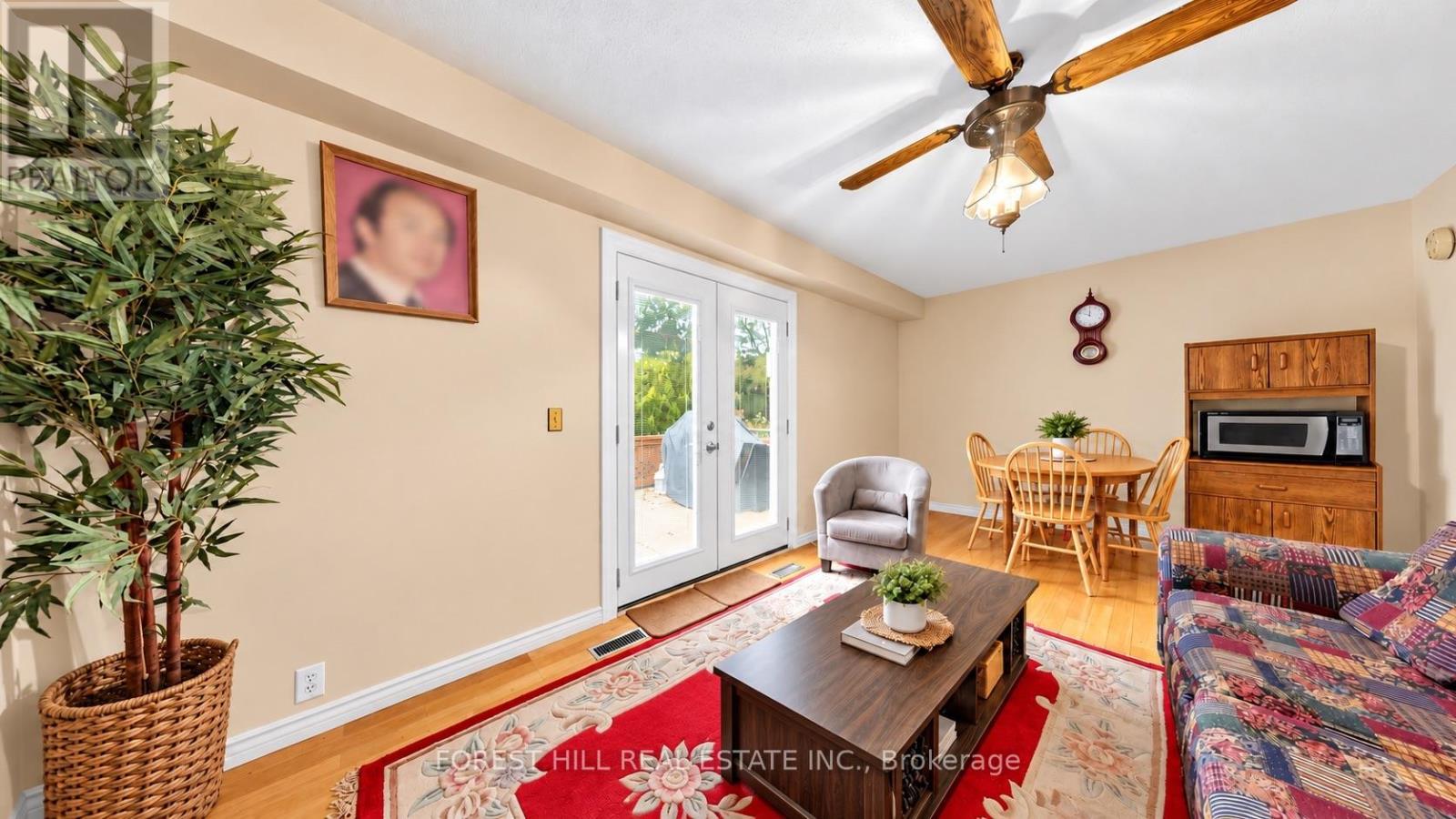 35 Treetops Court, Toronto, Ontario  M1V 2B9 - Photo 6 - E13763040