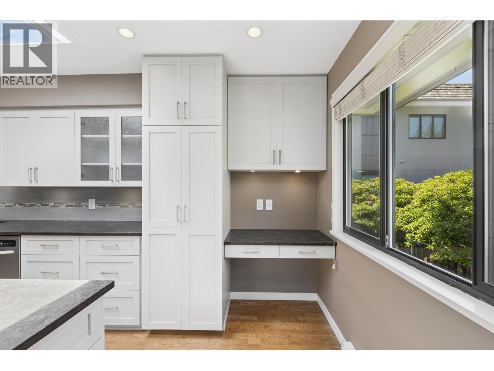 8 2206 Folkestone Way, West Vancouver, British Columbia V7S 2X7 - Photo 13 - R3163437