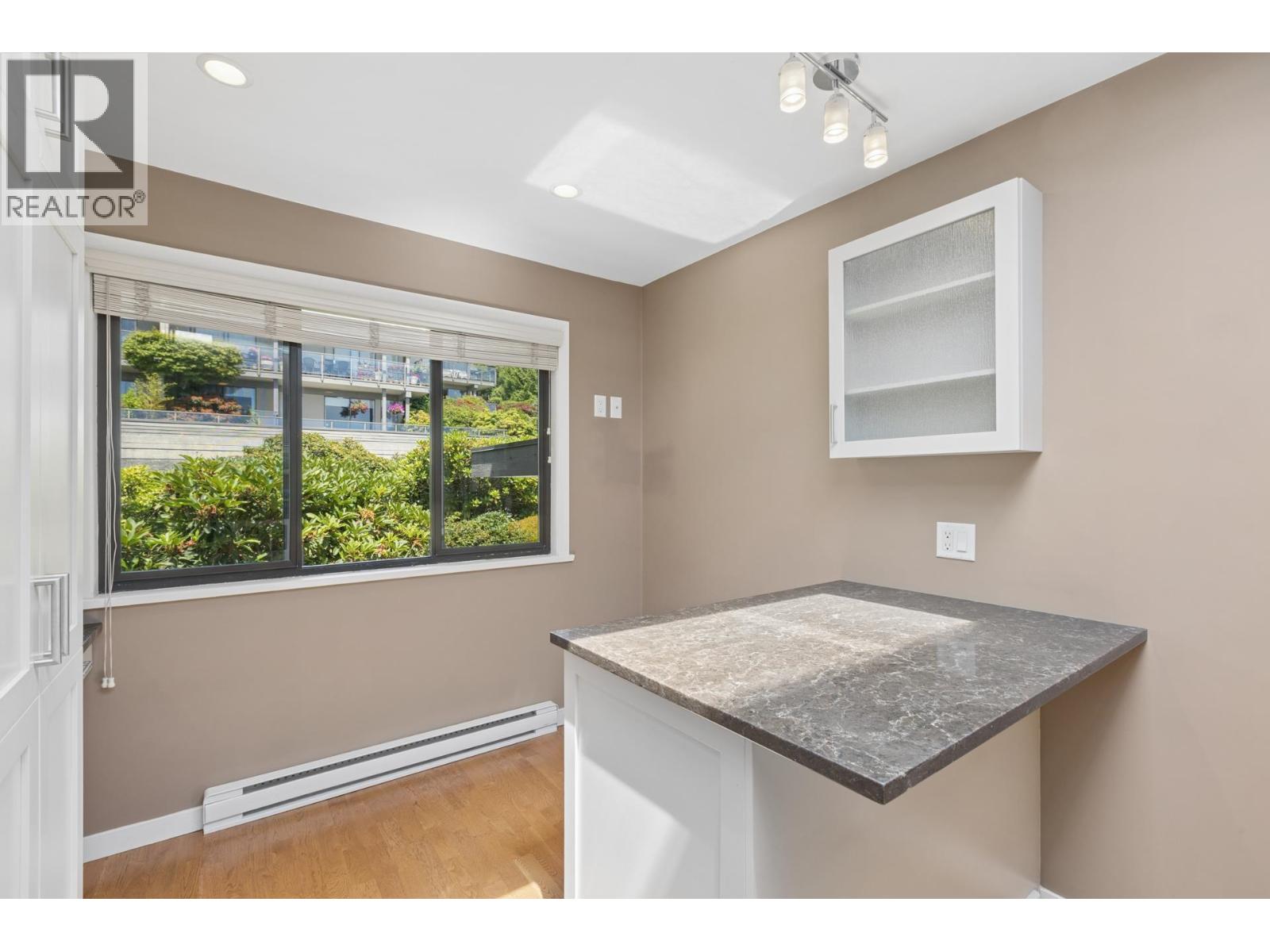 8 2206 Folkestone Way, West Vancouver, British Columbia V7S 2X7 - Photo 14 - R3163437
