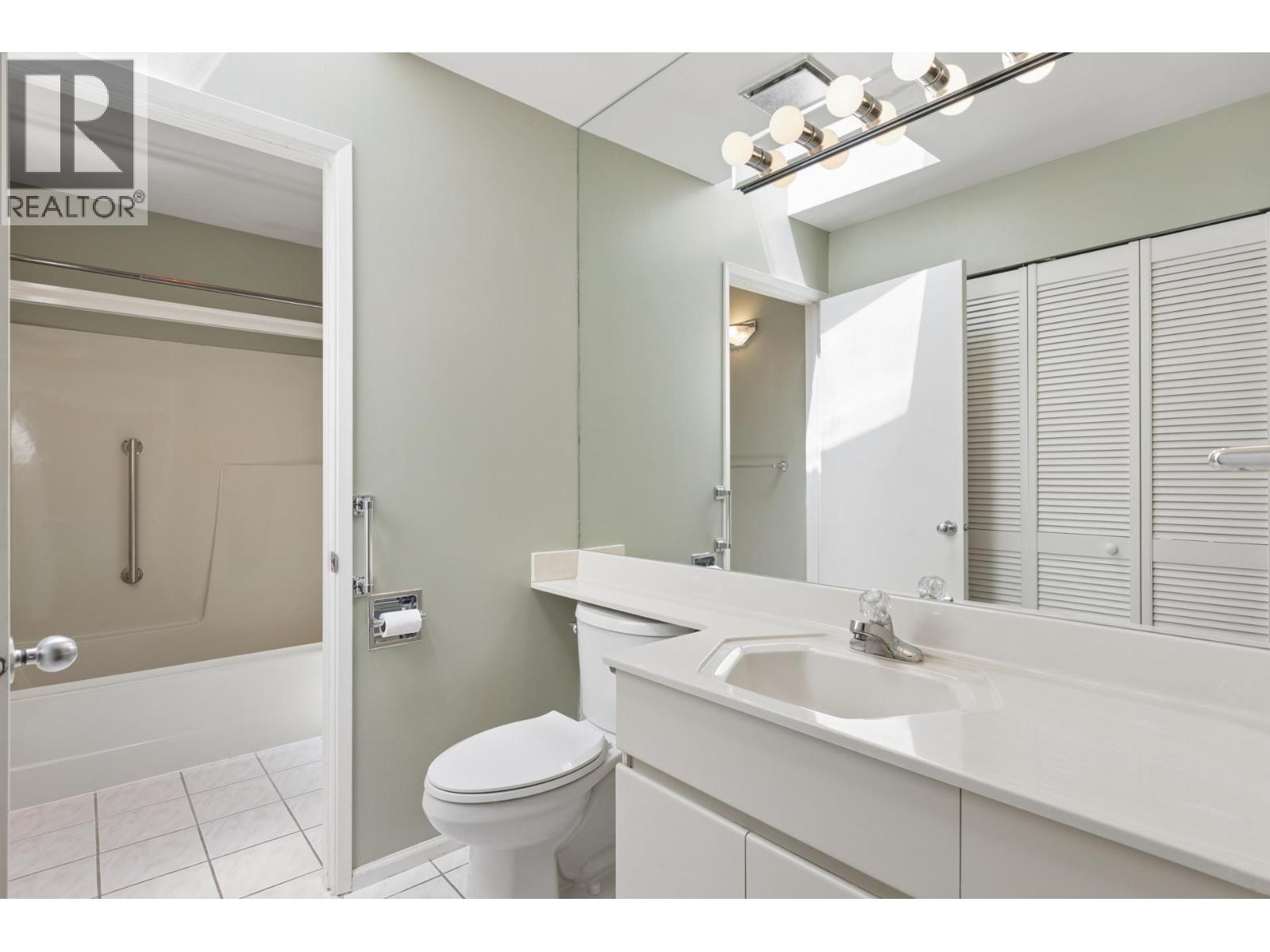 8 2206 Folkestone Way, West Vancouver, British Columbia V7S 2X7 - Photo 23 - R3163437