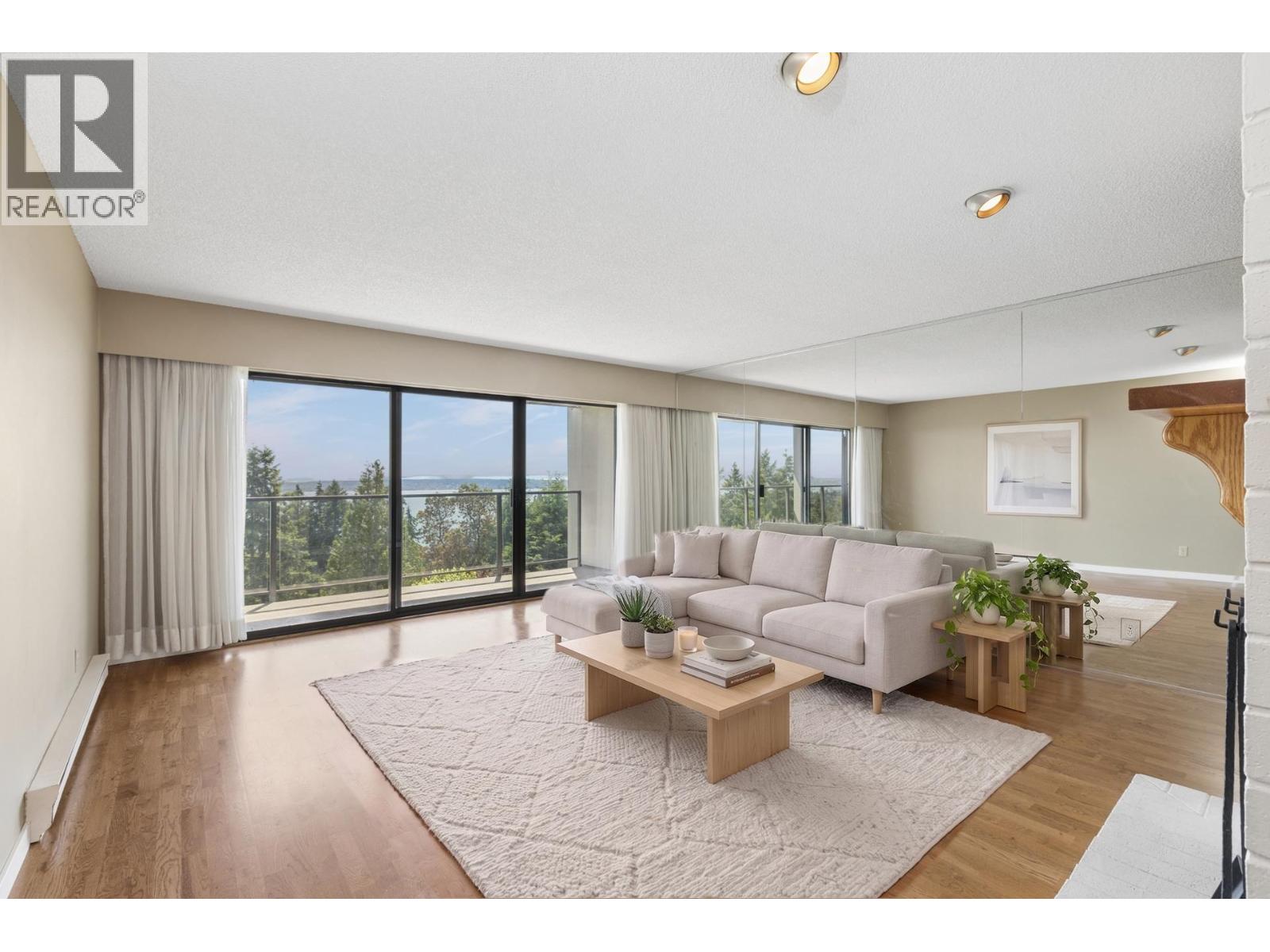 8 2206 Folkestone Way, West Vancouver, British Columbia V7S 2X7 - Photo 3 - R3163437