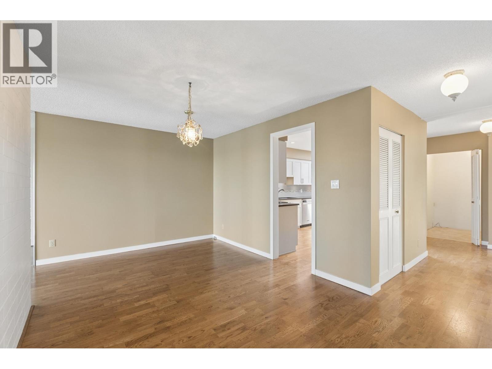 8 2206 Folkestone Way, West Vancouver, British Columbia V7S 2X7 - Photo 8 - R3163437