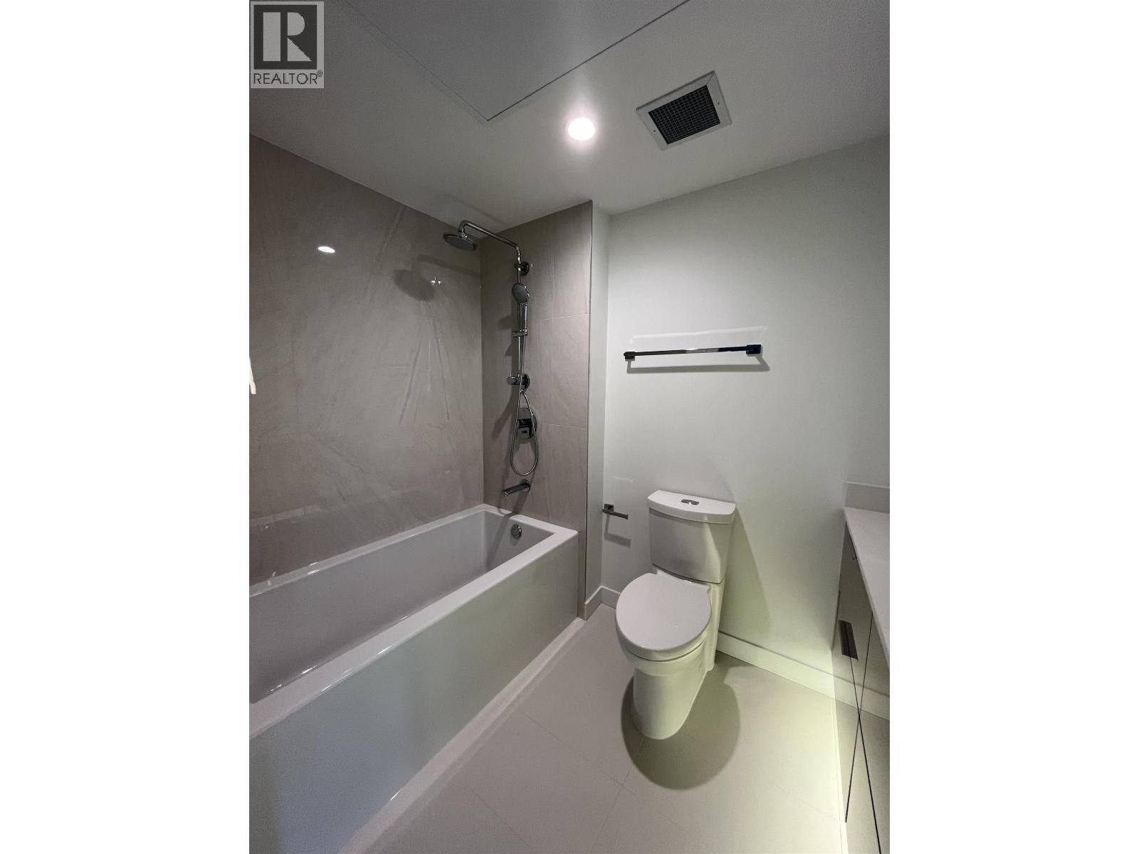 502 1471 Hunter Street, North Vancouver, British Columbia  V7J 1H3 - Photo 8 - R3163457