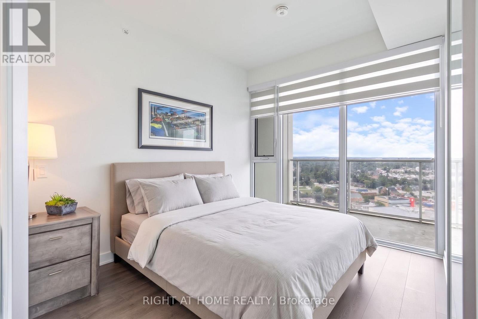 39 Mary Street, Barrie, Ontario  L4N 1S9 - Photo 9 - S13763052
