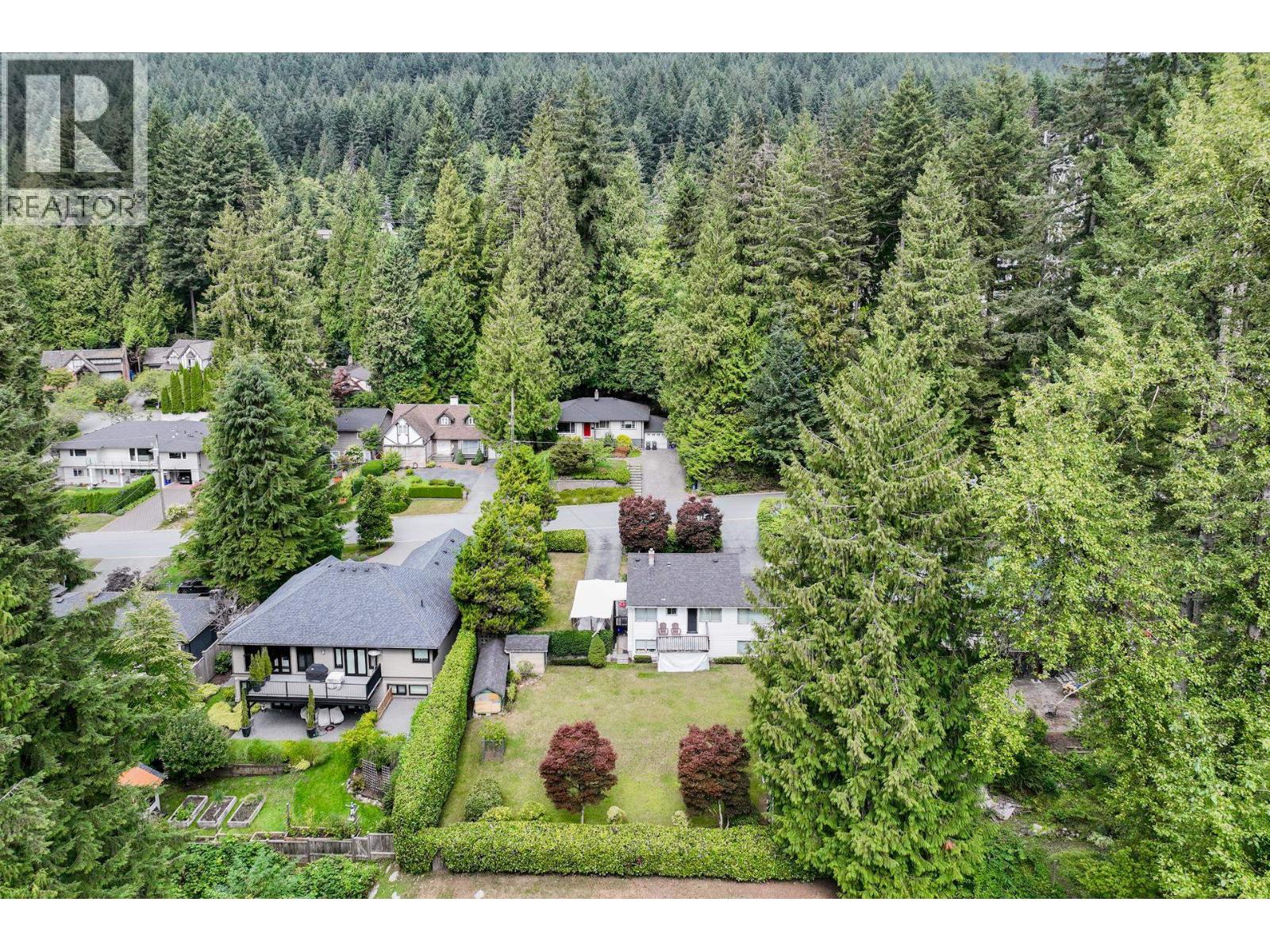 741 Wellington Drive, North Vancouver, British Columbia  V7K 1K8 - Photo 10 - R3163441