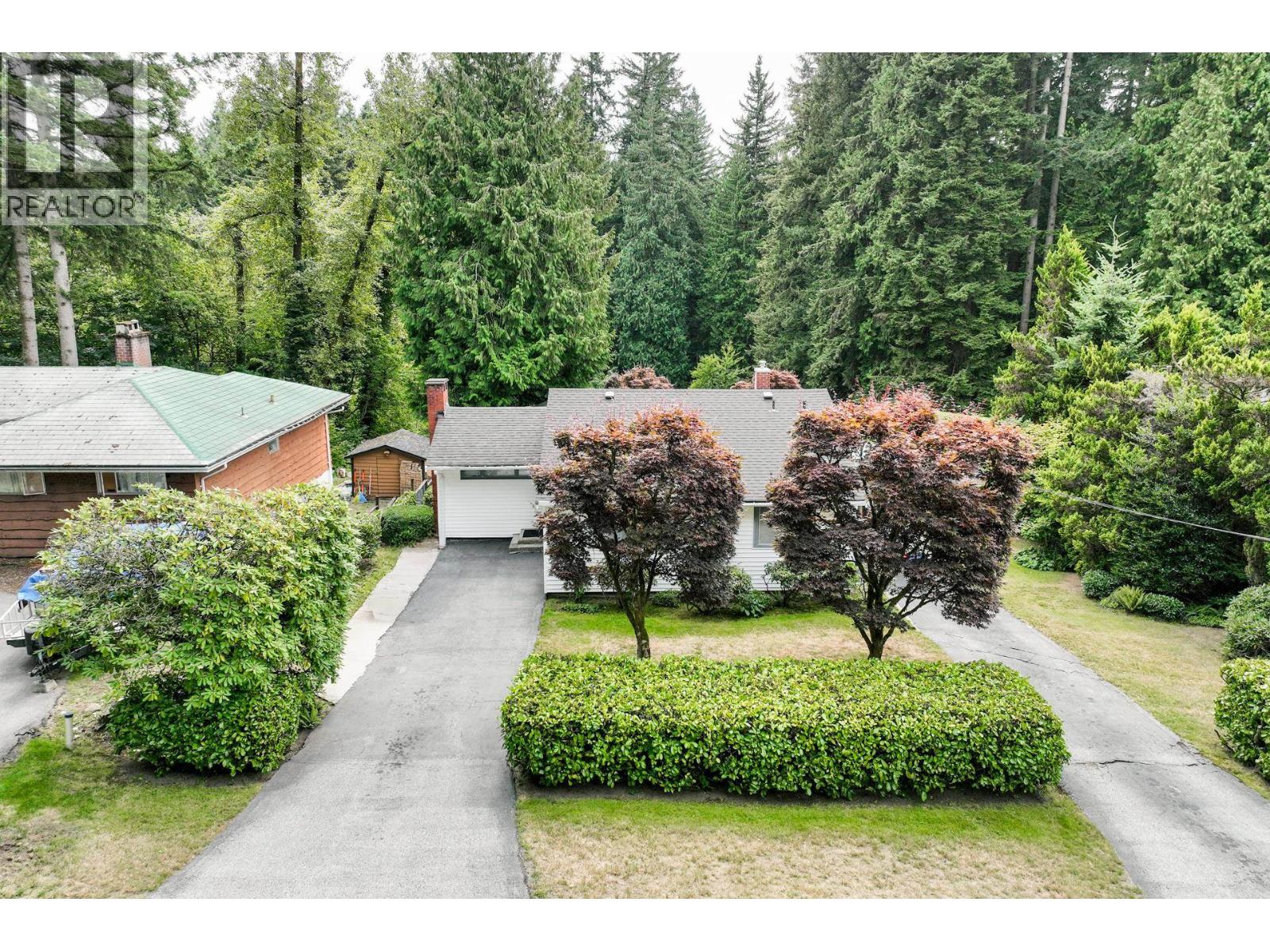 741 Wellington Drive, North Vancouver, British Columbia  V7K 1K8 - Photo 3 - R3163441