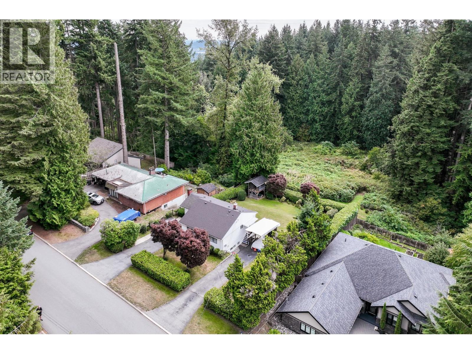741 Wellington Drive, North Vancouver, British Columbia  V7K 1K8 - Photo 5 - R3163441