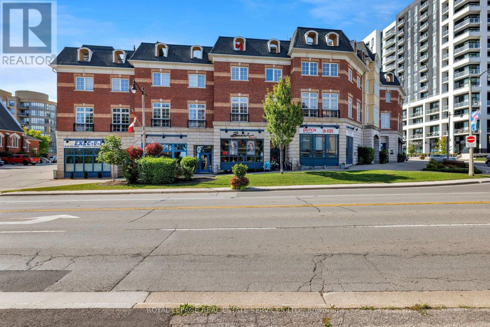 7 - 120 Bronte Road, Oakville, Ontario  L6L 3C1 - Photo 1 - W13763046