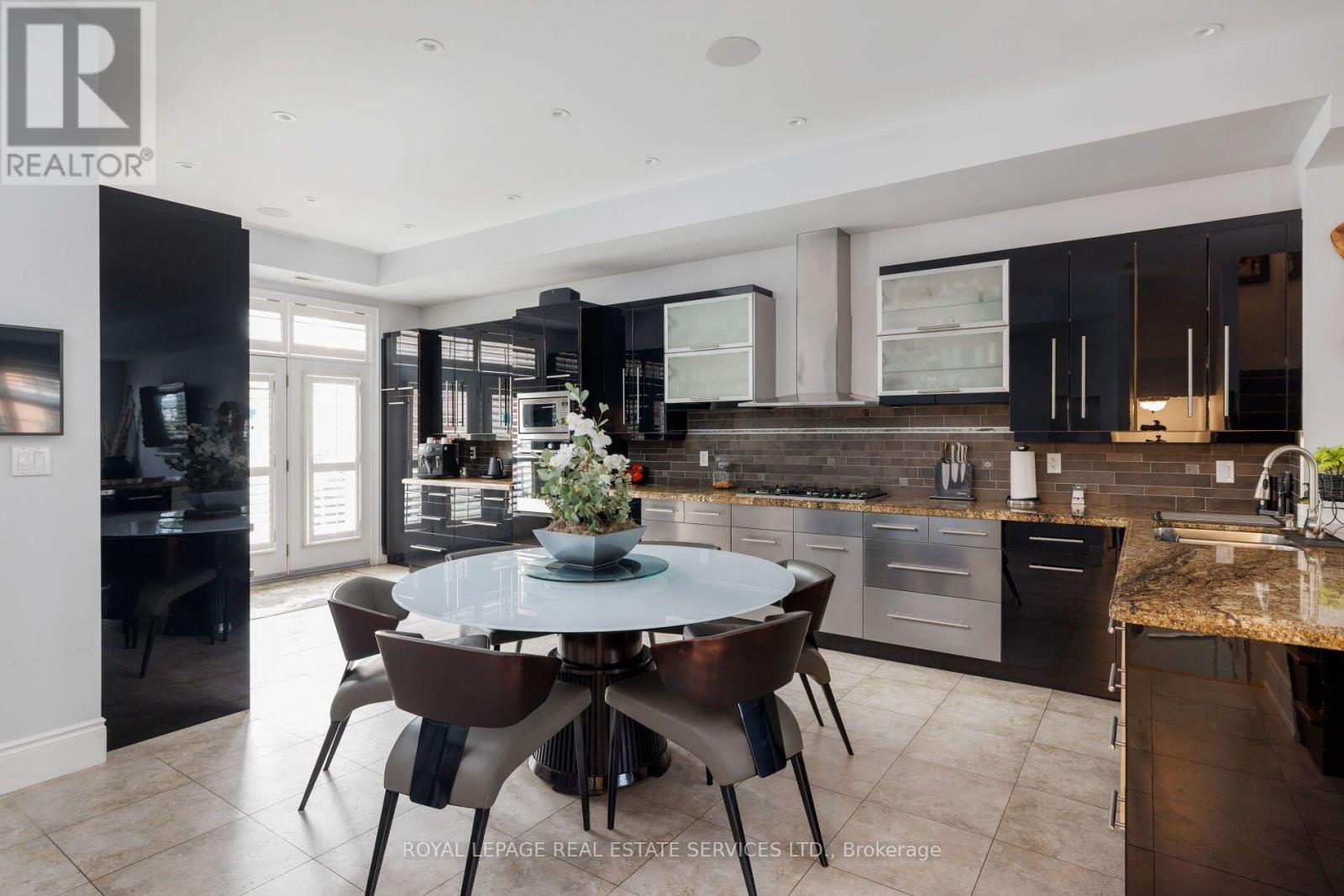 7 - 120 Bronte Road, Oakville, Ontario  L6L 3C1 - Photo 6 - W13763046