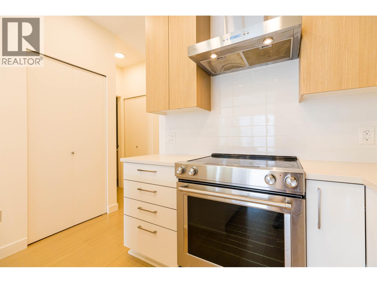 217 5460 Broadway, Burnaby, British Columbia  V5B 0B4 - Photo 5 - R3163192
