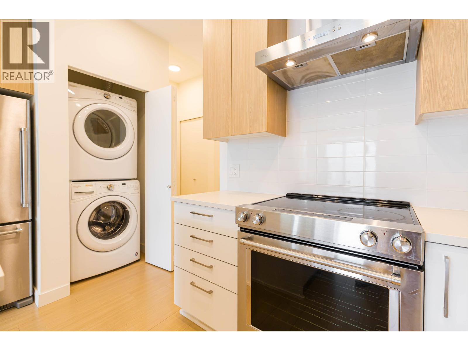217 5460 Broadway, Burnaby, British Columbia  V5B 0B4 - Photo 4 - R3163192