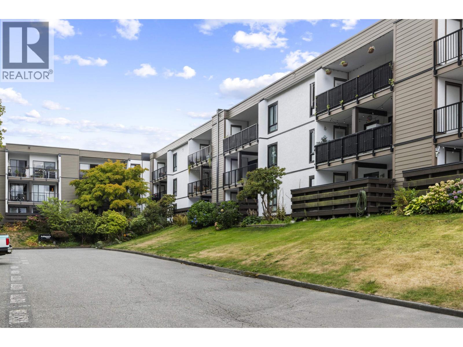 302 8760 No. 1 Road, Richmond, British Columbia  V7C 4L5 - Photo 2 - R3162617