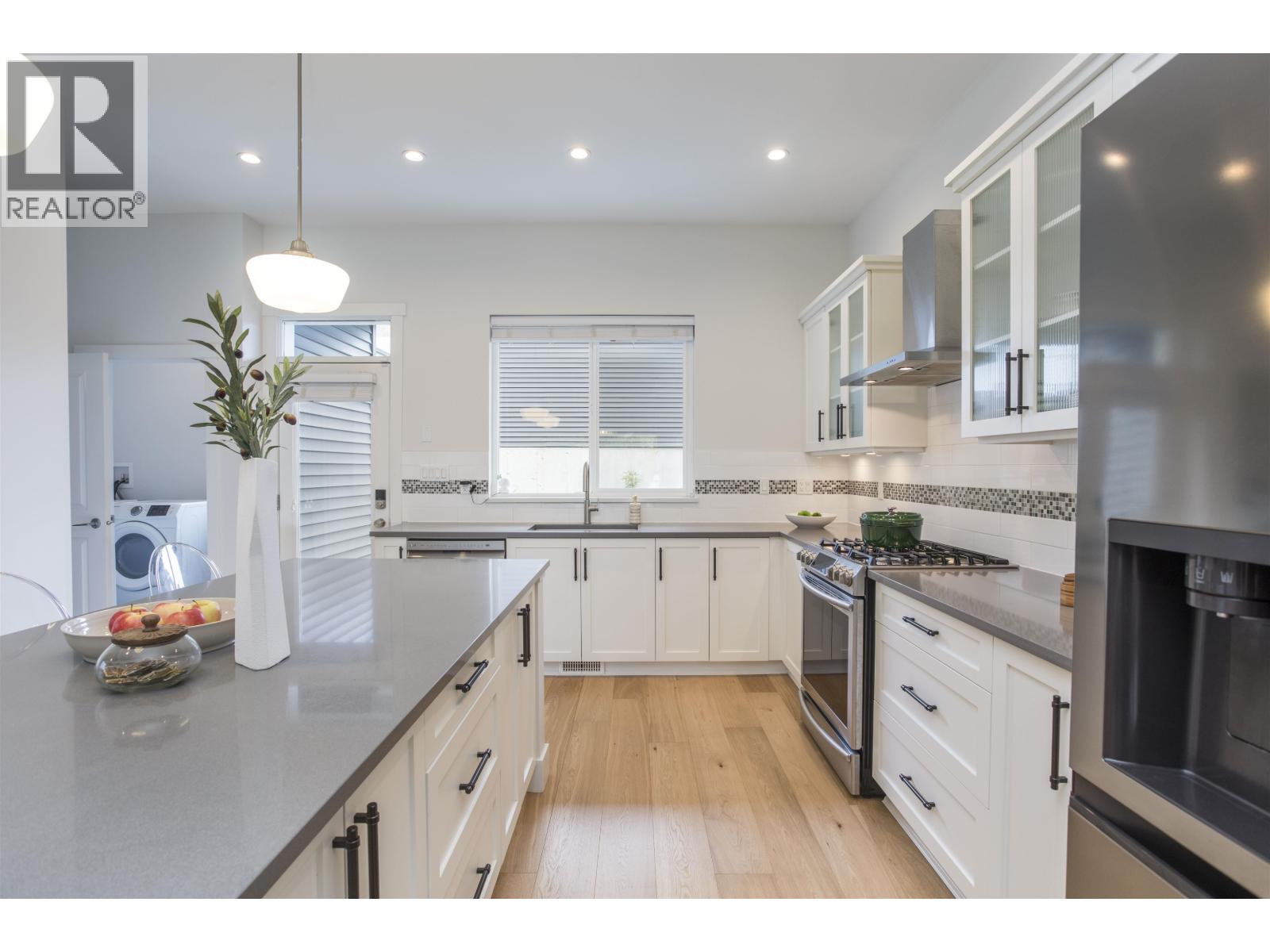1451 Dayton Street, Coquitlam, British Columbia  V3E 3H2 - Photo 10 - R3163050