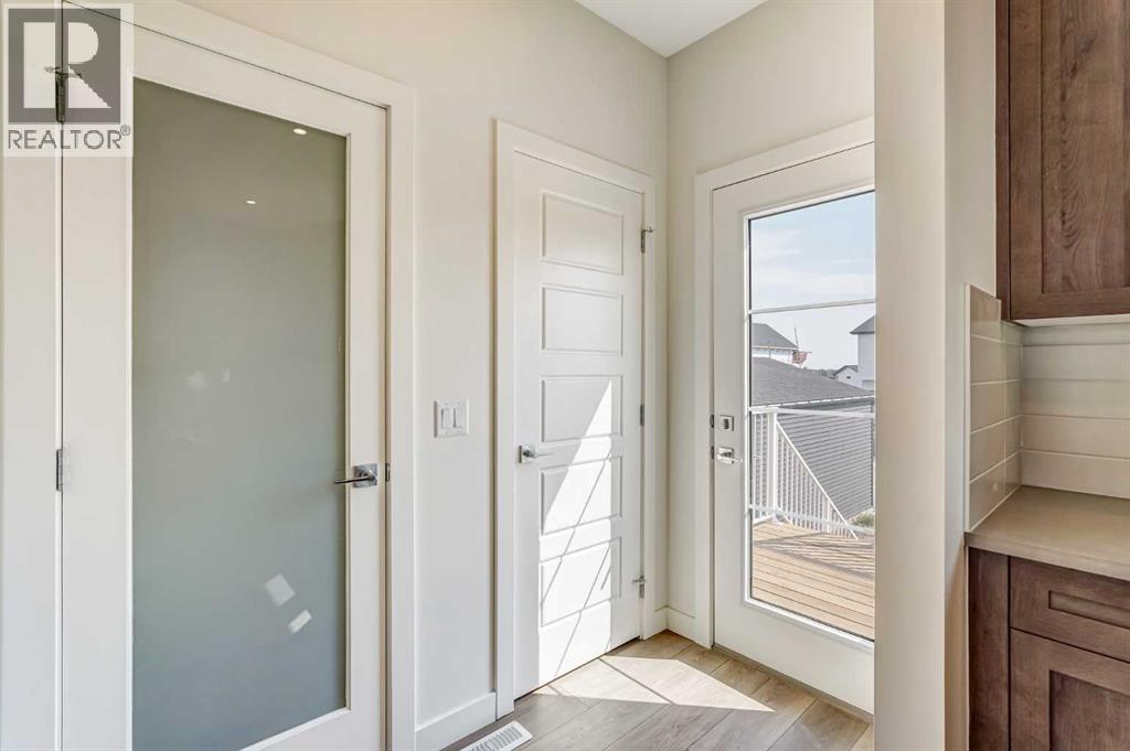 225 Bridgeport Gate, Chestermere, Alberta  T1X 3E2 - Photo 13 - A2342931