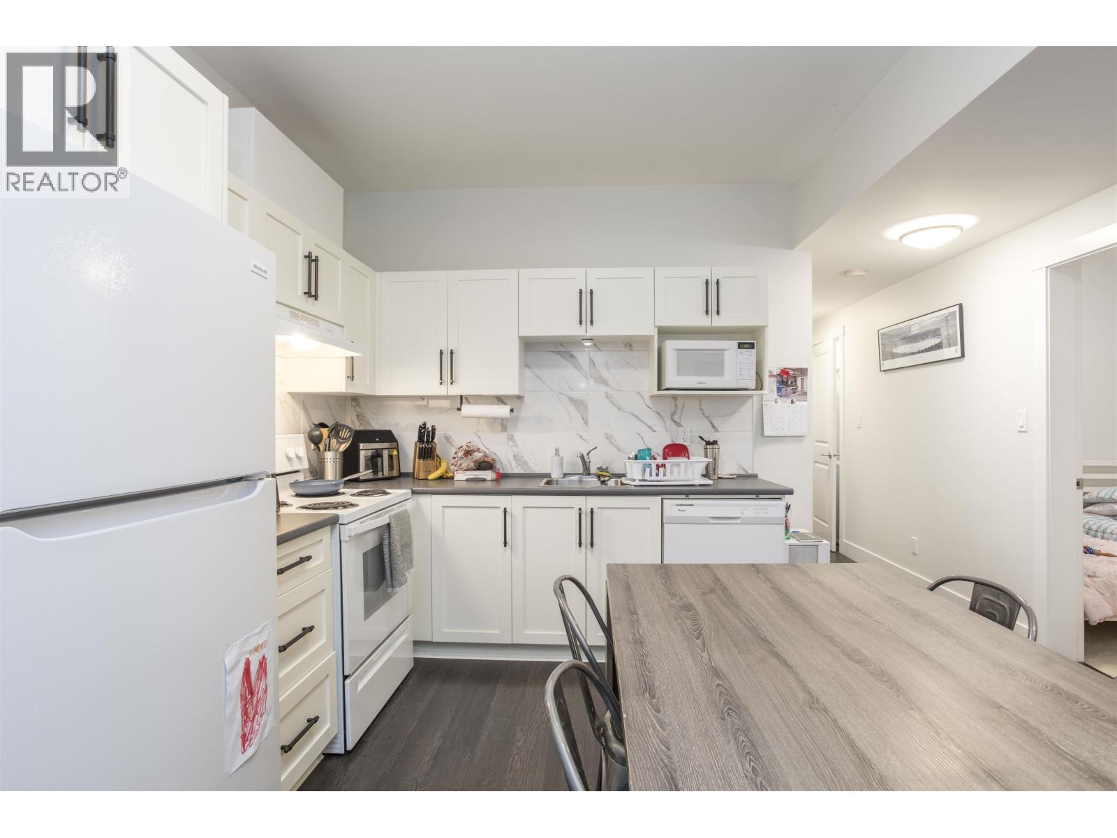 1451 Dayton Street, Coquitlam, British Columbia  V3E 3H2 - Photo 33 - R3163050