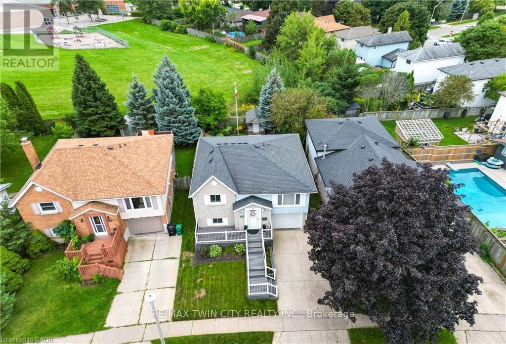 11 Woodborough Place, Cambridge, Ontario  N1R 7W8 - Photo 2 - X13763030